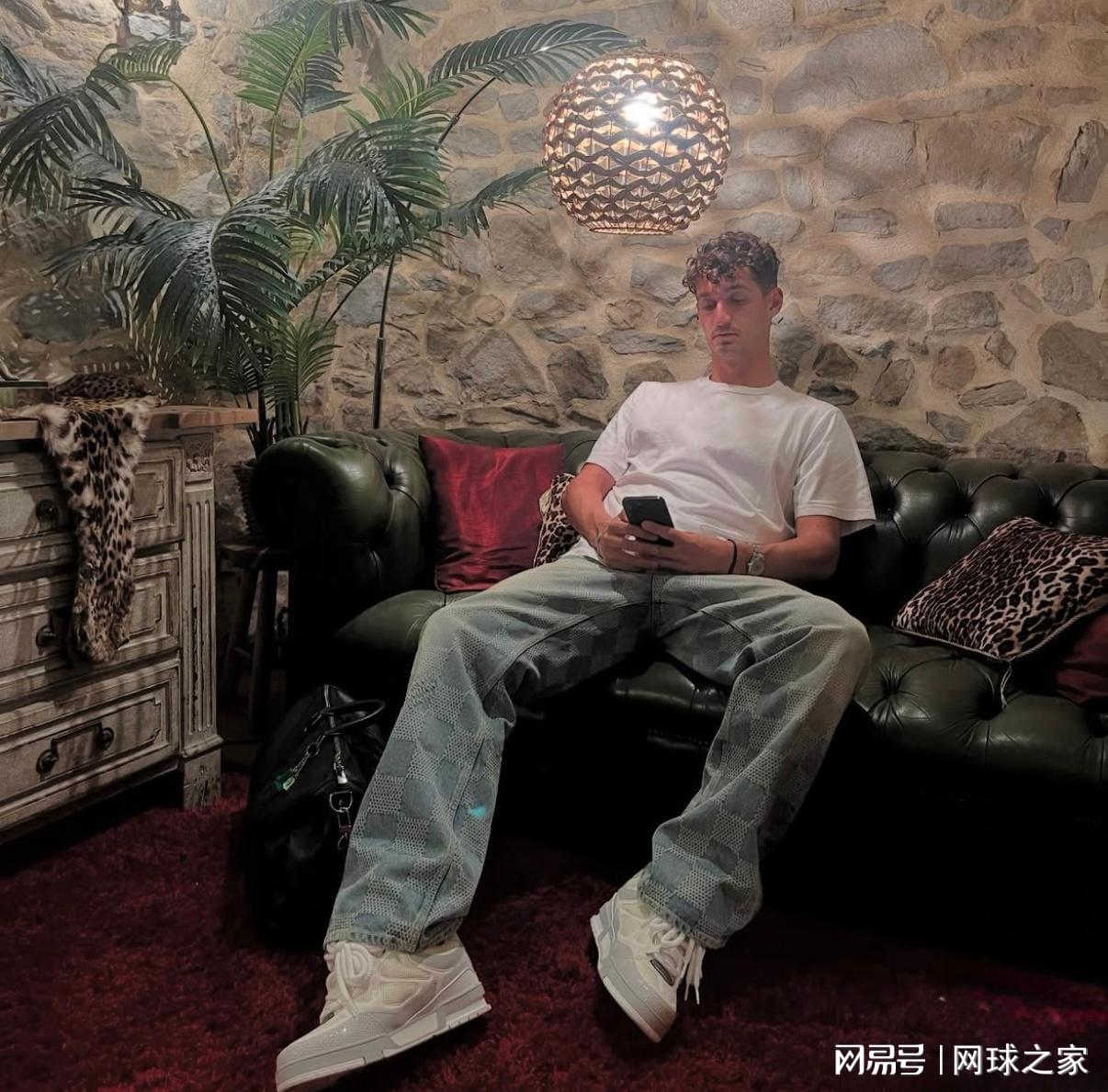 衣服和球鞋, 此外