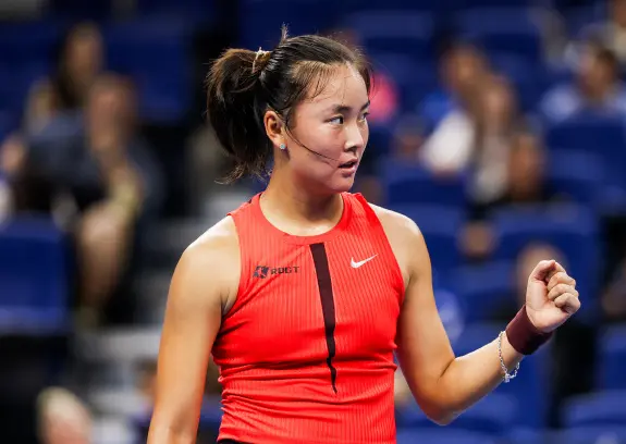 邦兹, 姐郑钦文, 岛萌夏 邦兹, 姐郑钦文, 岛萌夏