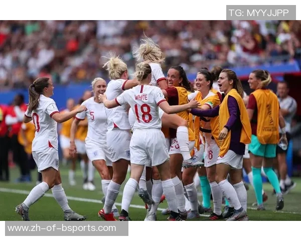 英格兰女足明星球员的崛起与突破：领航女子足球新时代